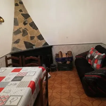 Casa Con Chimenea 6/7 Personas * Levinco